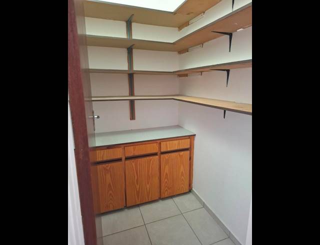 5 BEDROOM PROPERTY TO RENT IN DWARSKERSBOS